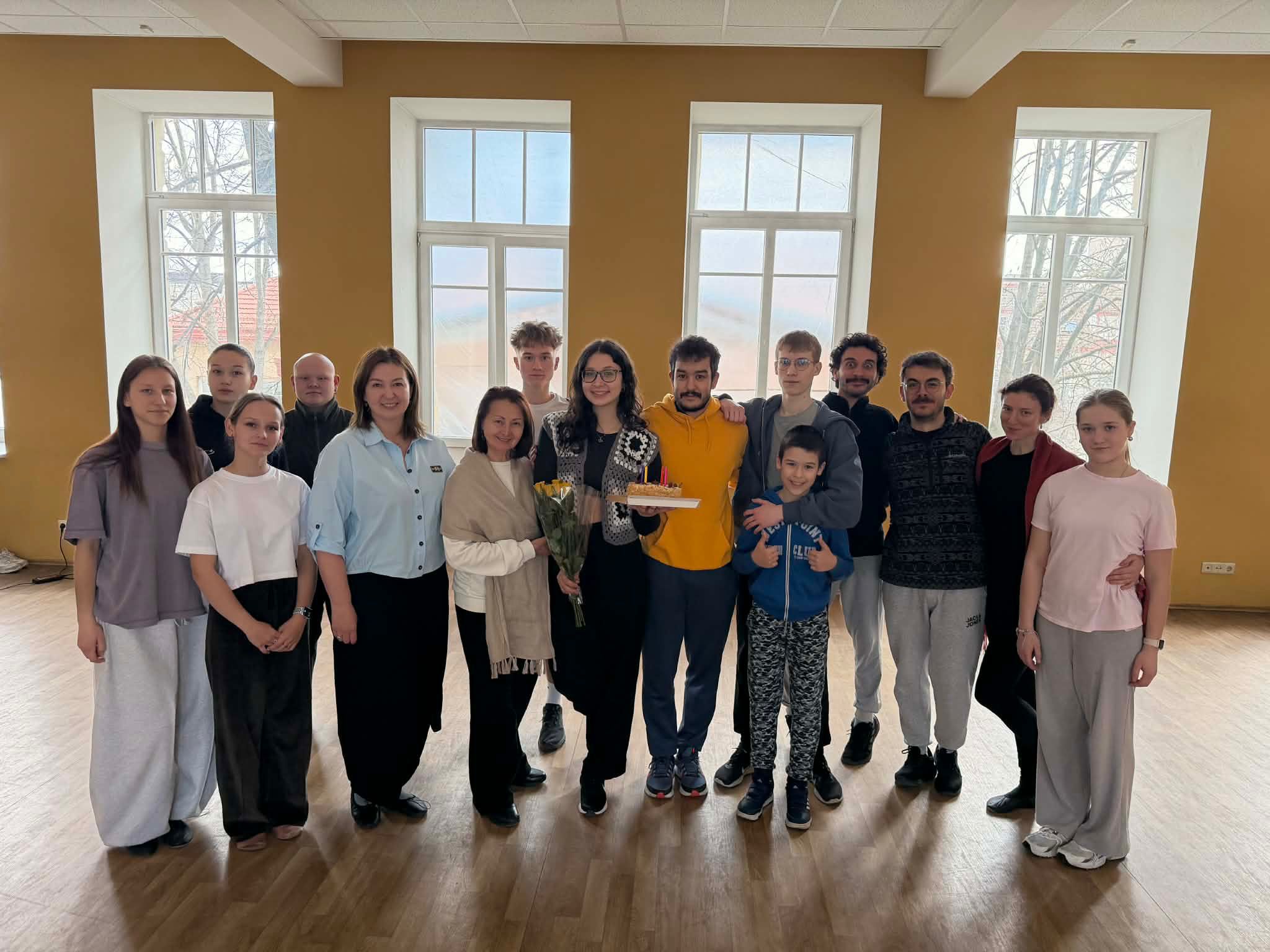 Çalışmada doğum günü kutlaması